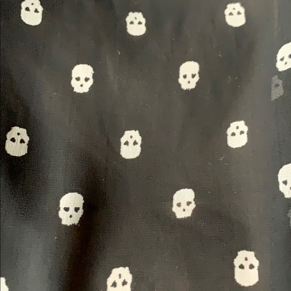 Sheer skull pattern button down - Picture 4 of 5